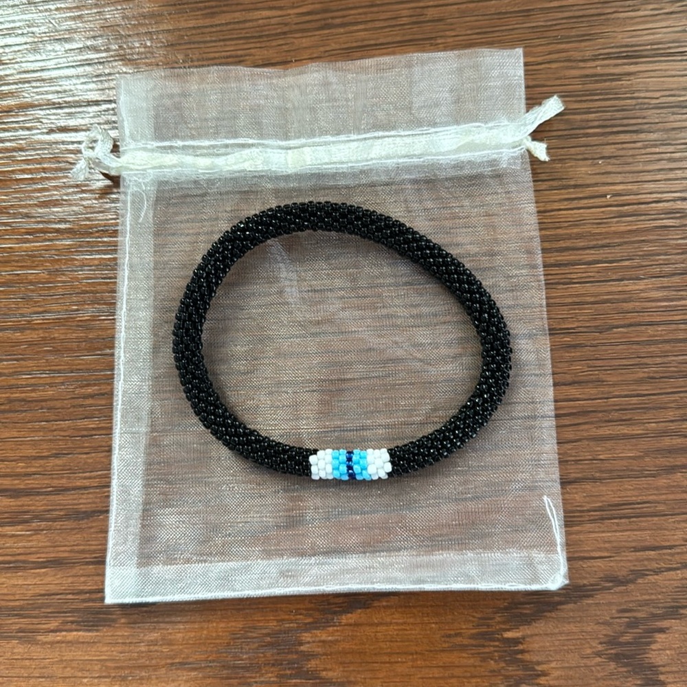 🧿Sashka evil eye beaded glass bracelet in black. Extended size.